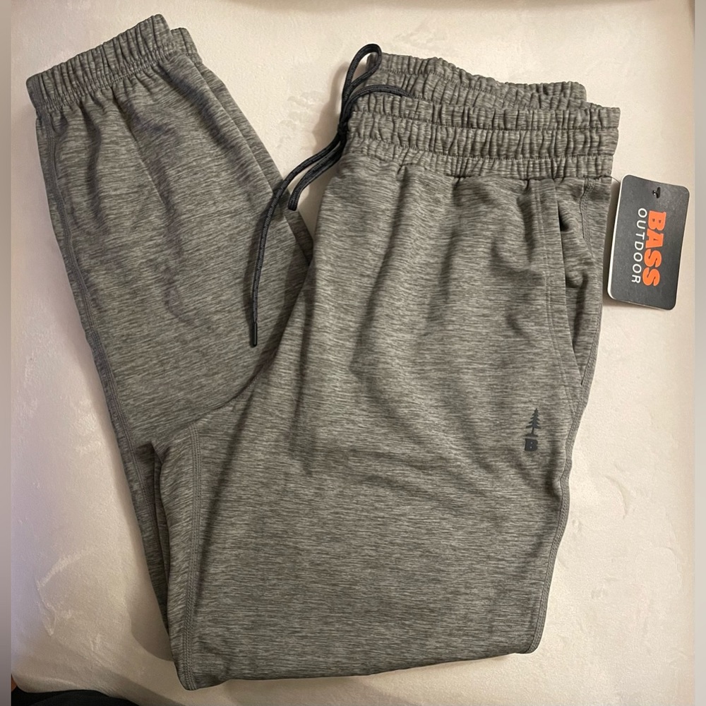 NWT Men’s Bass Outdoor Joggers With Pockets in Grey Size S